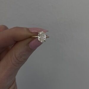 Women's Engagement Ring